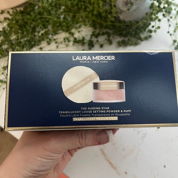NEW Laura Mercier The Guiding Star Translucent Powder in Translucent Medium Deep - Picture 5 of 5